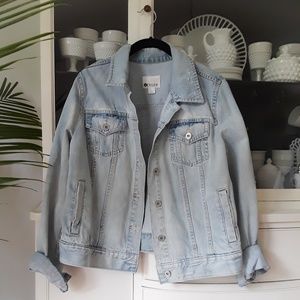 Distressed Denim Jean Jacket Size Large